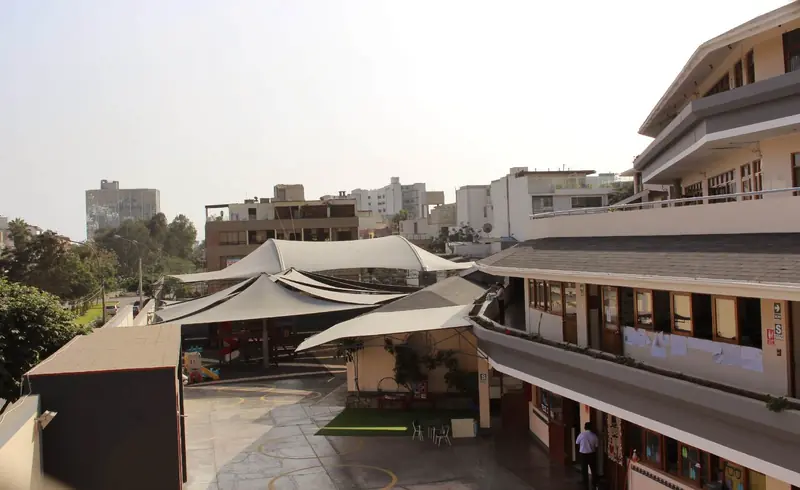 Vista del campus y sus toldos
